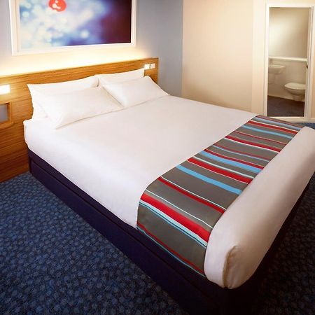 Travelodge Alton Four Marks Exterior foto